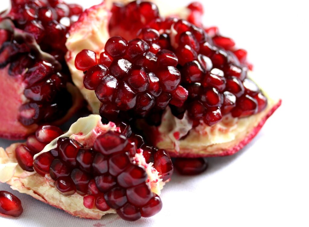 pomegranates, diet for typhoid, typhoid diet for health, prolifestyle, typhoid diet